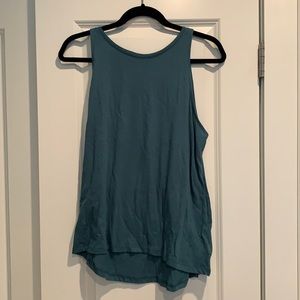 Dark turquoise tank